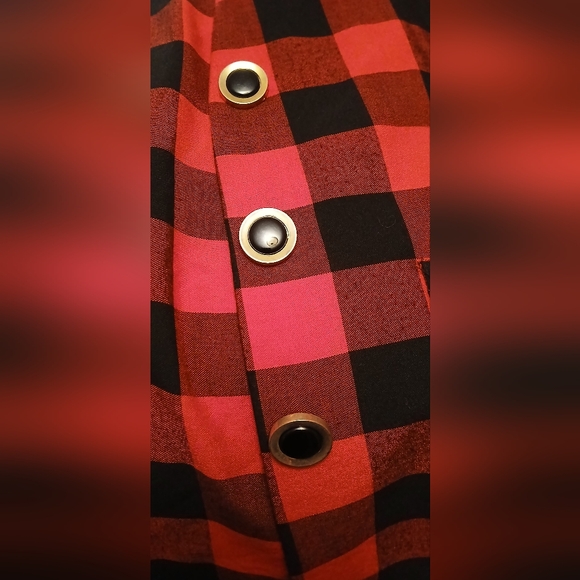 Black & Red Checkered Woman's Blazer Size 6 - Picture 3 of 4